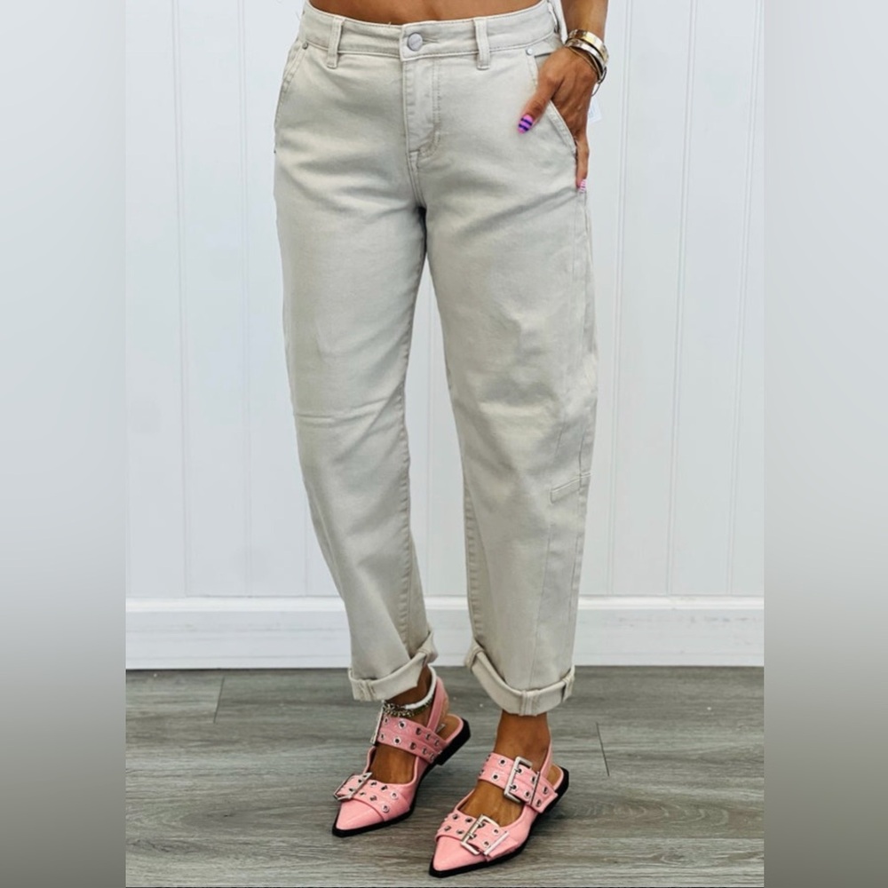 NWT Risen Almond Baby Barrel Jeans.  Size 7.